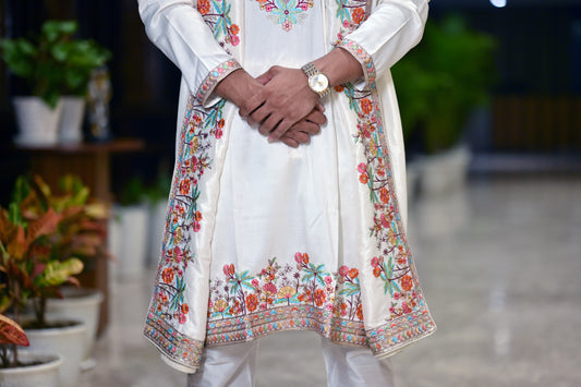 Men’s Embroidered Off-White Kurta with Dupatta - Premium Kaju Silk Fabric