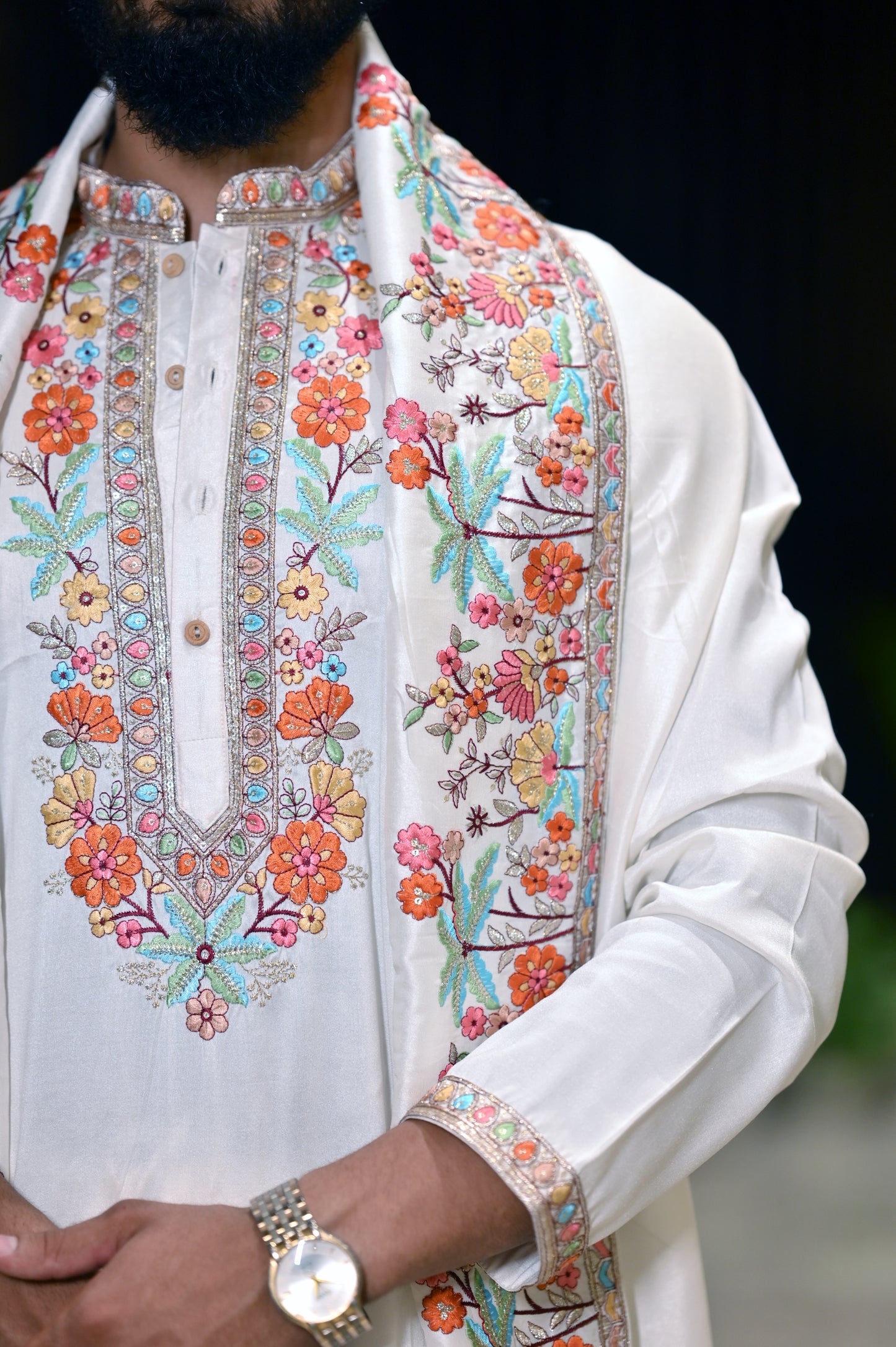 Men’s Embroidered Off-White Kurta with Dupatta - Premium Kaju Silk Fabric