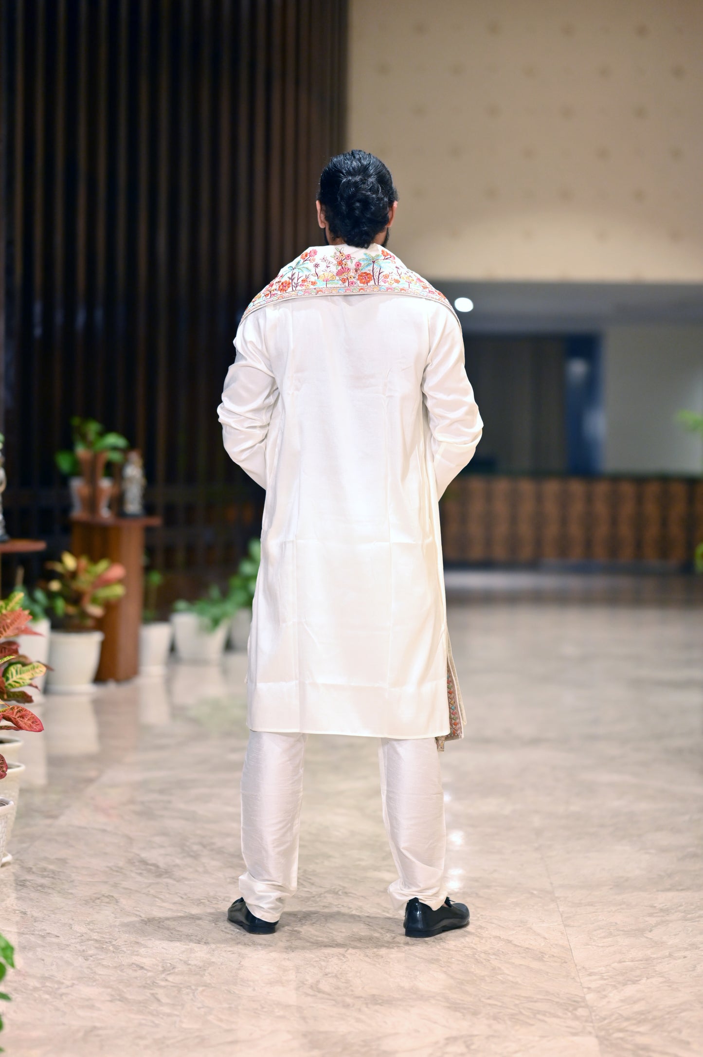 Men’s Embroidered Off-White Kurta with Dupatta - Premium Kaju Silk Fabric